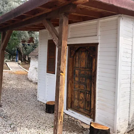 Sea Side Faralya בית נופש *