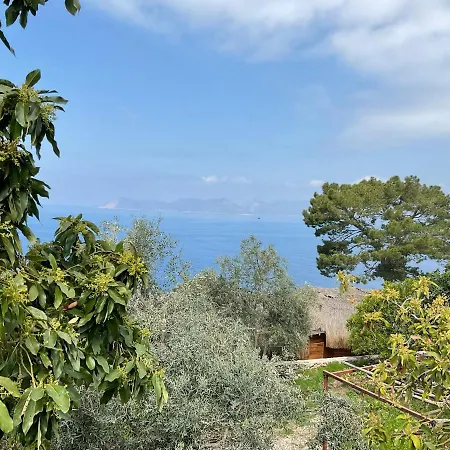 Sea Side Faralya בית נופש *